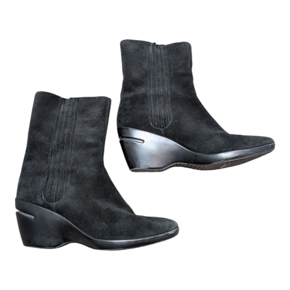 COLE HAAN with Nike Air (Size 11B) Black Suede Pull on Wedge Heel Ankle Boots - Picture 1 of 6